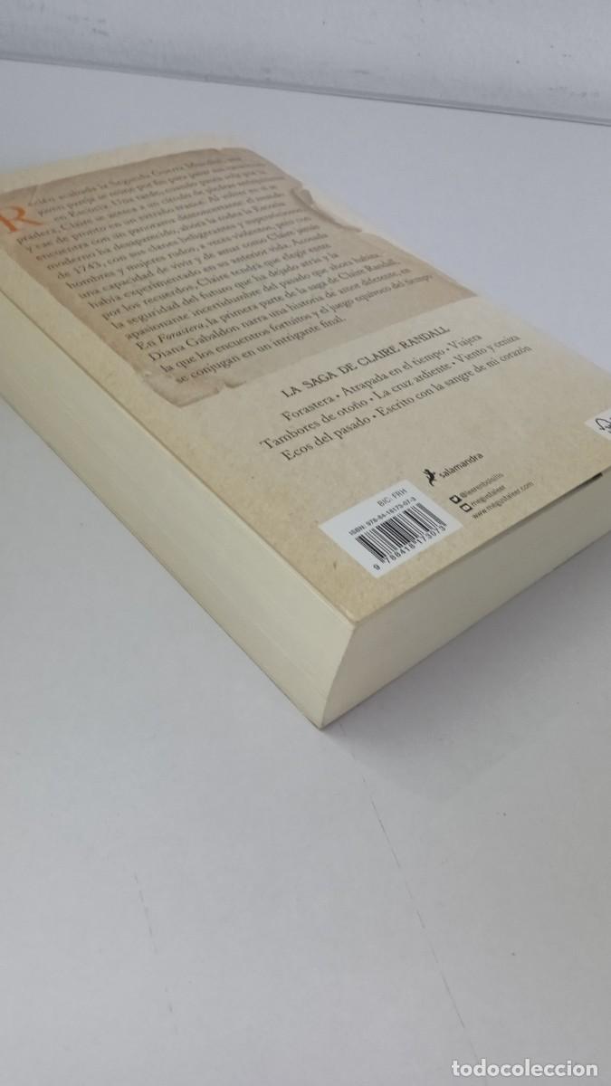 Libros de segunda mano: FORASTERA Diana Gabaldon - Foto 4