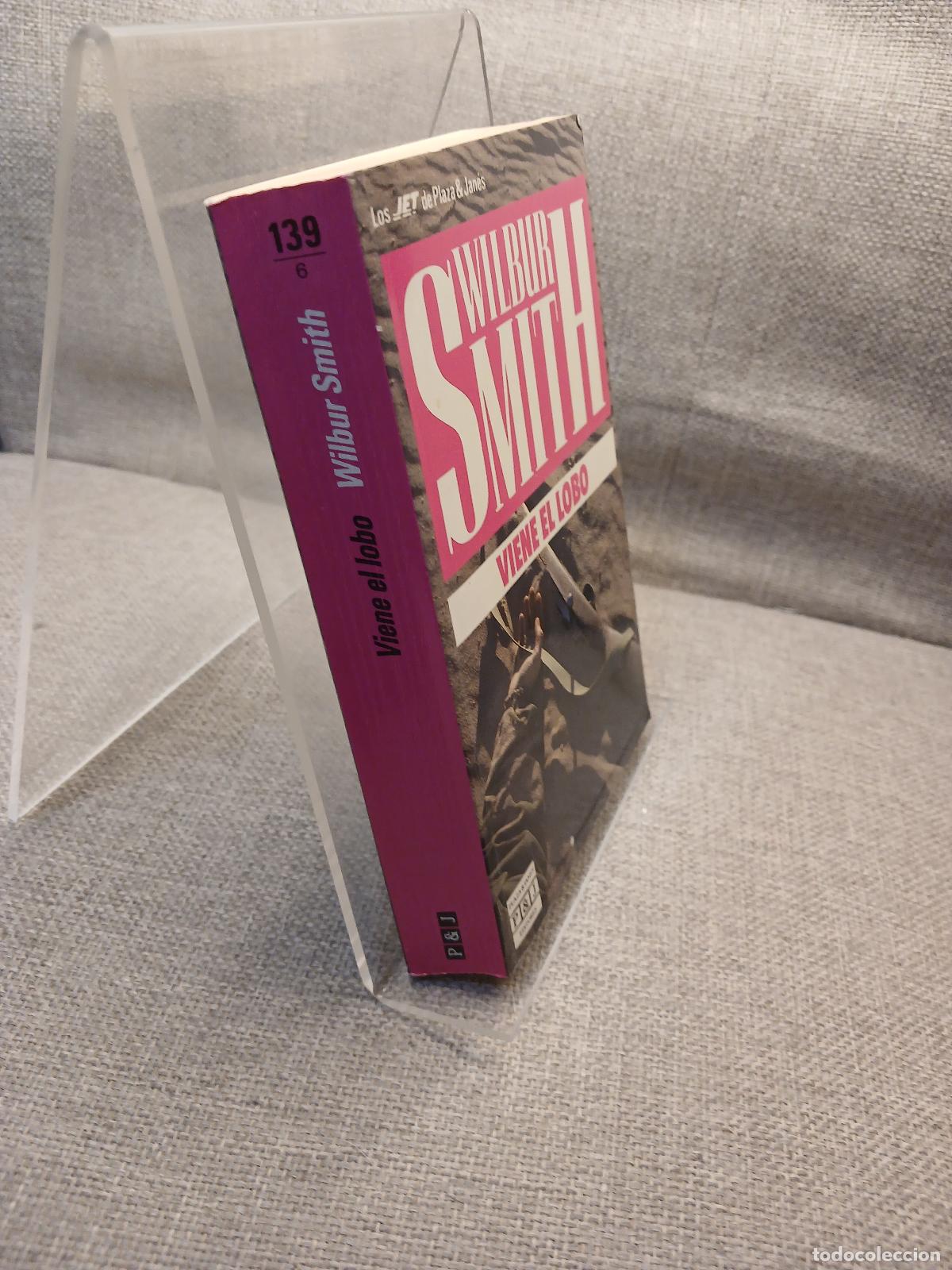 Libros de segunda mano: Viene el lobo - Wilbur Smith - Foto 2