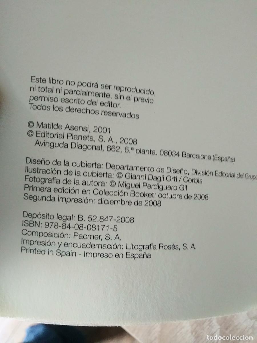Libros de segunda mano: EL &Uacute;LTIMO CAT&Oacute;N - MATILDE ASENSI. - Foto 2
