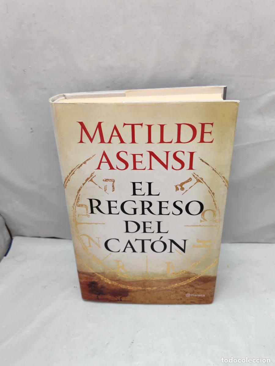 Libros de segunda mano: El Regreso del Cat&oacute;n (Dedicatoria y firma aut&oacute;grafa de autora, Primera edici&oacute;n tapa dura)
