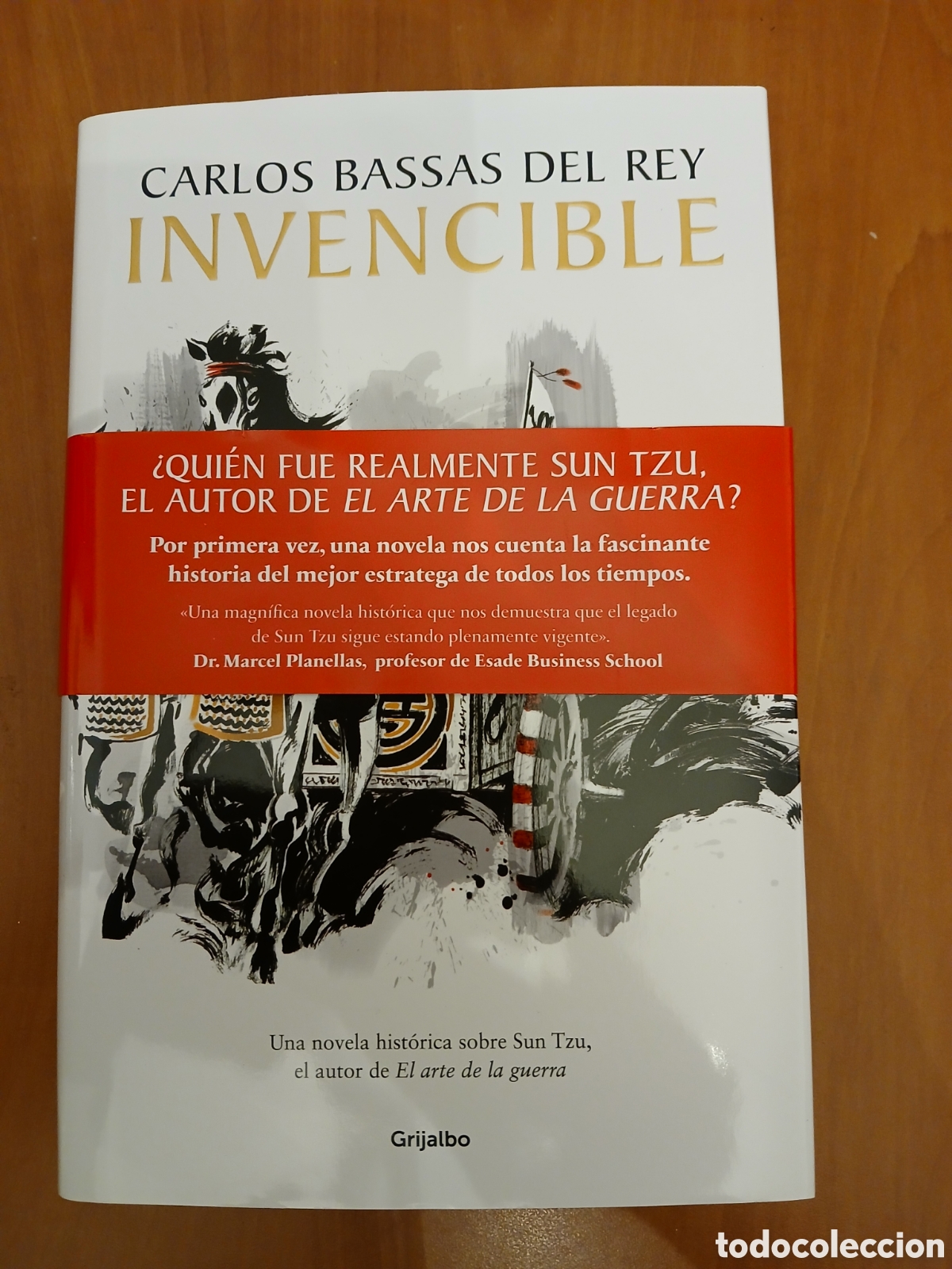 Libros de segunda mano: Invencible. Carlos Bassas del Rey.