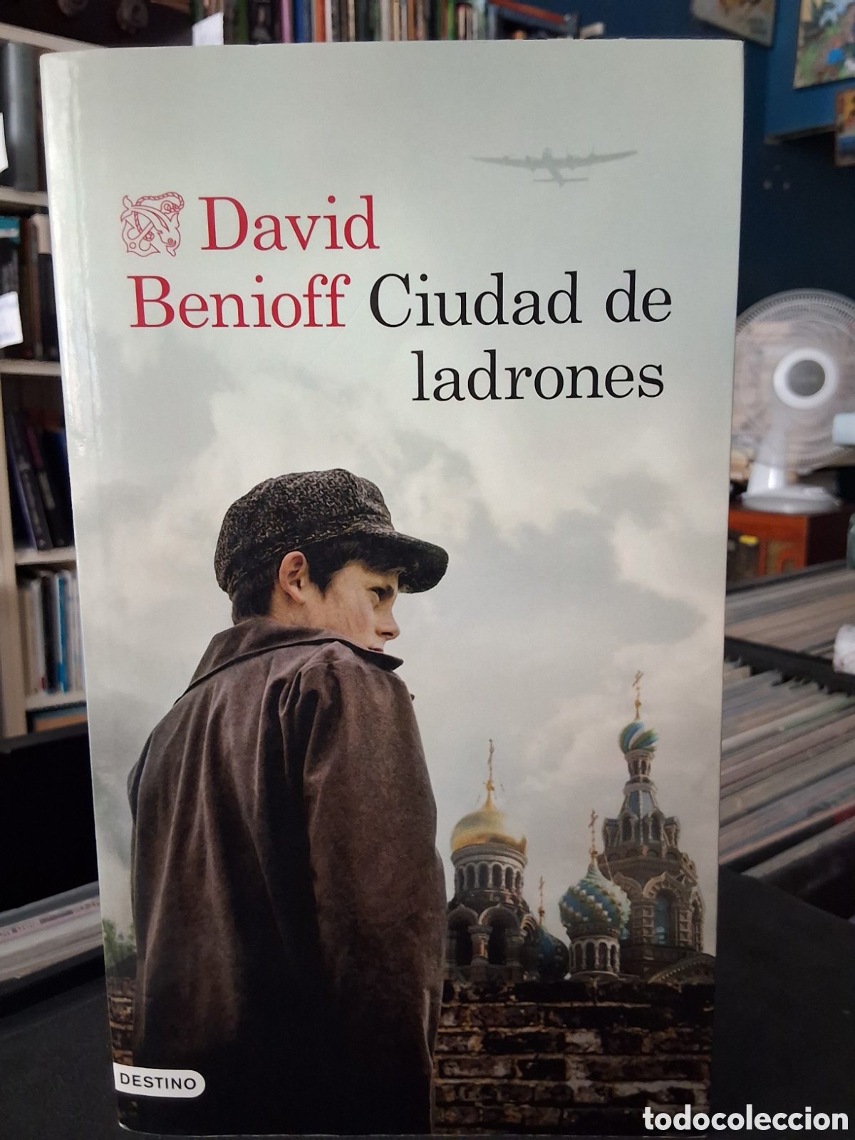 Libros de segunda mano: CIUDAD DE LADRONES - DAVID BENIOFF - SEGUNDA GUERRA MUNDIAL - ENV&Iacute;O DESDE 1,95 &euro;