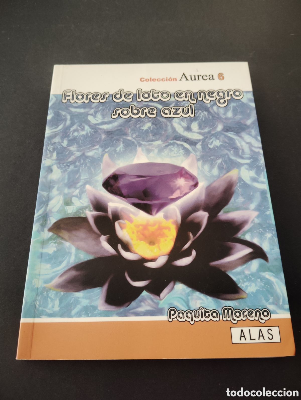 Libros de segunda mano: Flores de loto en negro sobre azul | Paquita Moreno