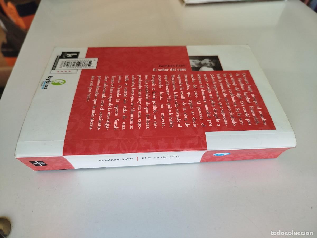 Libros de segunda mano: El se&ntilde;or del caos. Jonathan Rabb - Foto 2