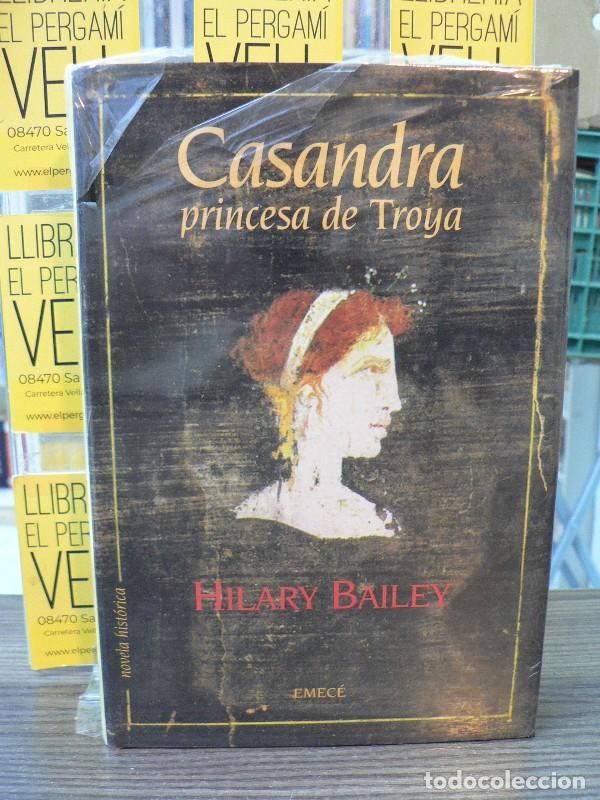 Libros de segunda mano: Casandra, Princesa de Troya - Bayle, Hilary - Publicaciones y Ediciones Salamandra - Narrativa, 450