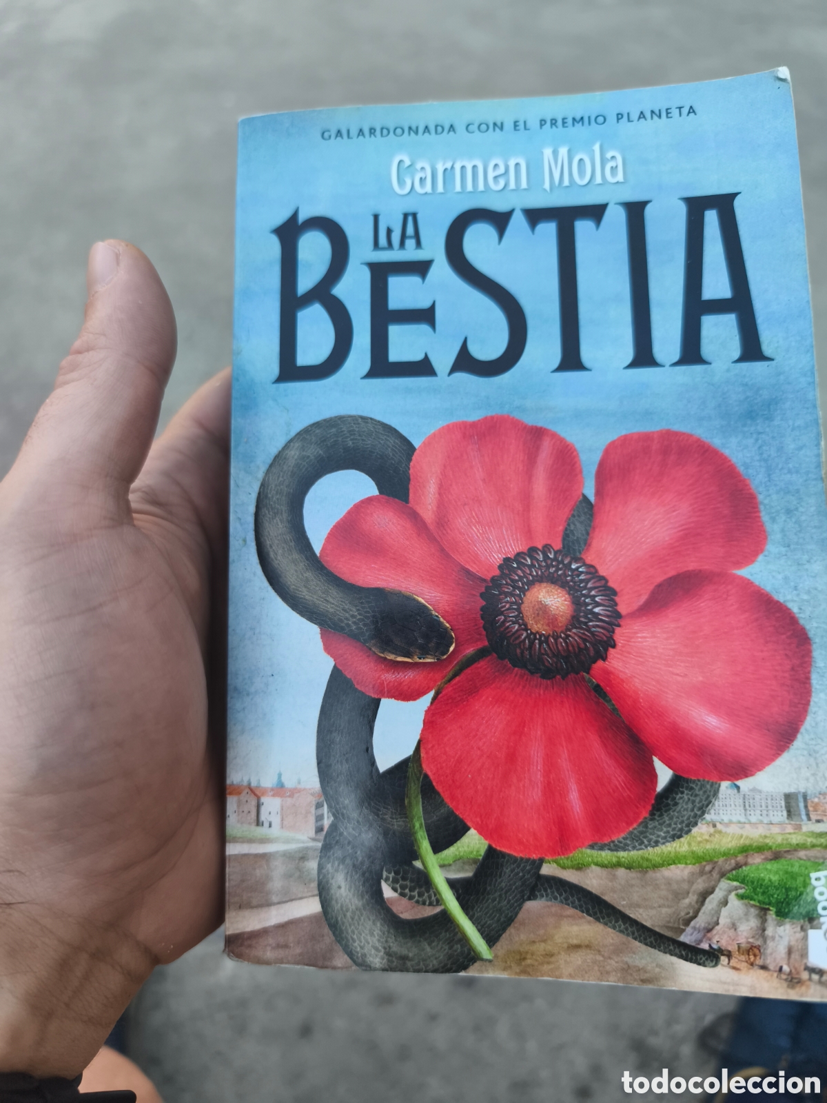 Libros de segunda mano: LA BESTIA PREMIO PLANETA 2021 - CARMEN MOLA