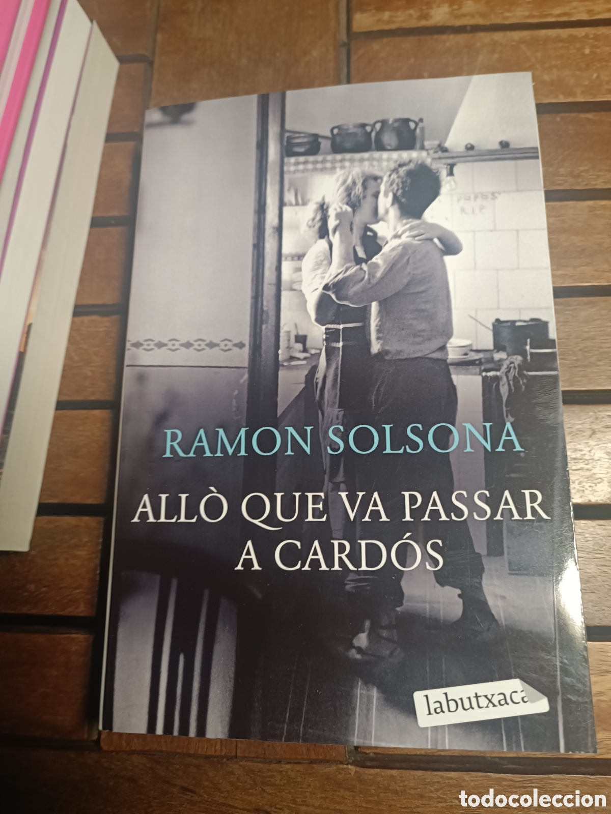 Libros de segunda mano: Algo que va a passar a Card&oacute;s Ram&oacute;n solsona la butxaca booket en catal&aacute;n