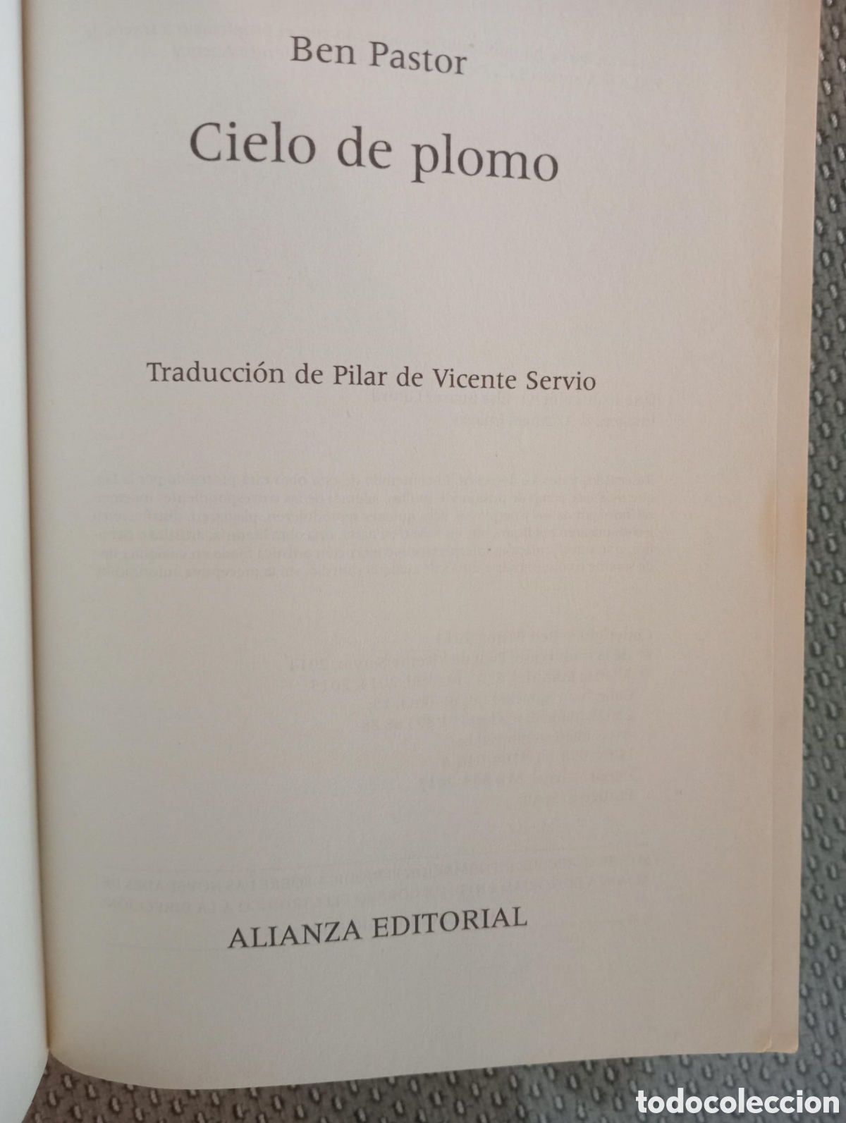 Libros de segunda mano: Cielo de plomo / Ben Pastor - Foto 2
