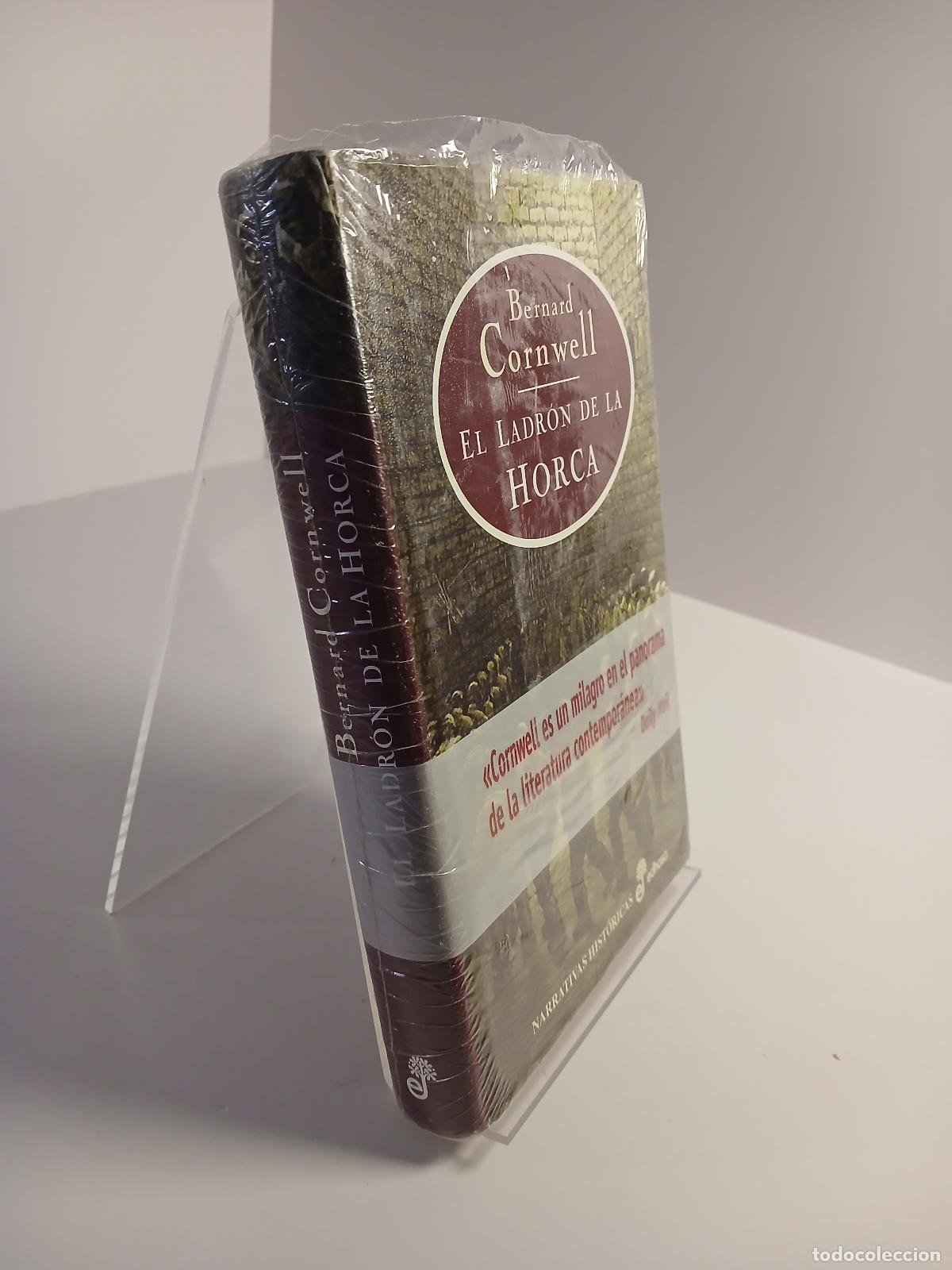 Libros de segunda mano: El ladr&oacute;n de la horca - Bernard Cornwell - Foto 2