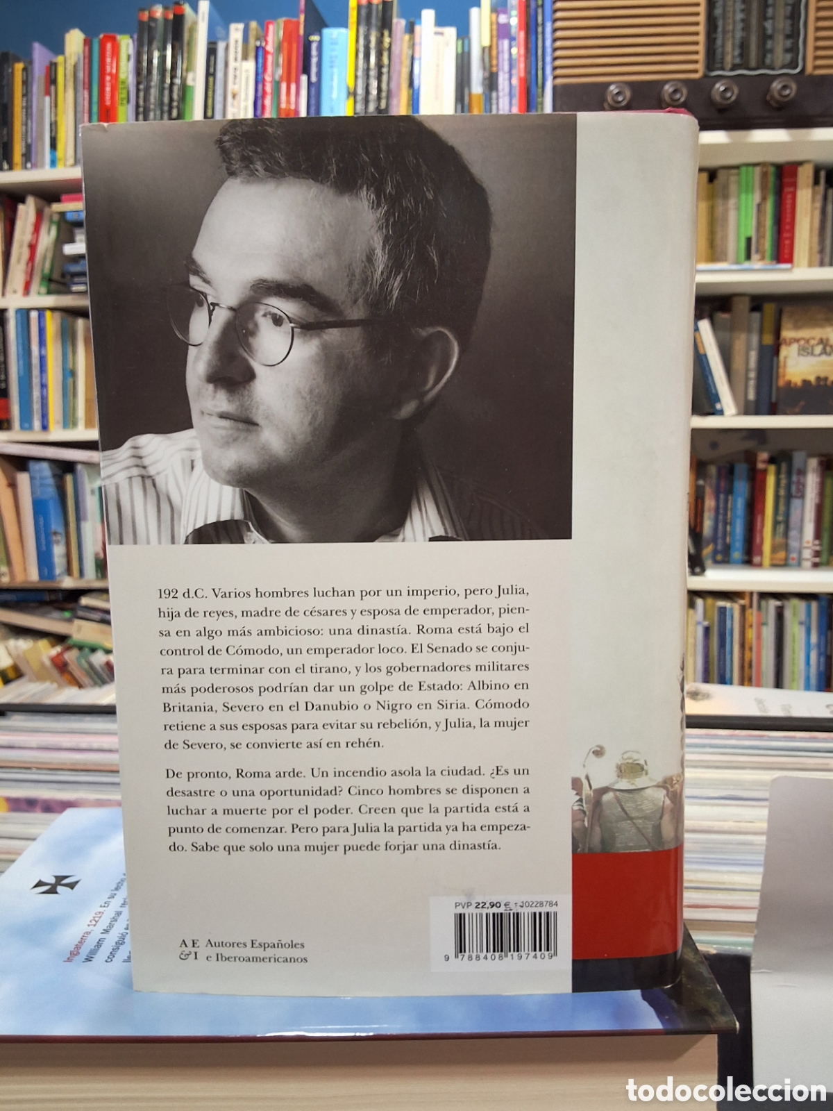 Libros de segunda mano: YO, JULIA - SANTIAGO POSTEGUILLO - Foto 3