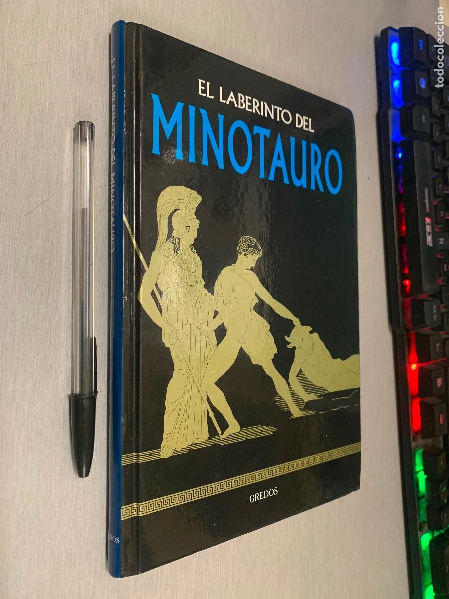 Libros de segunda mano: EL LABERINTO DEL MINOTAURO / MITOLOG&Iacute;A - GREDOS 2016