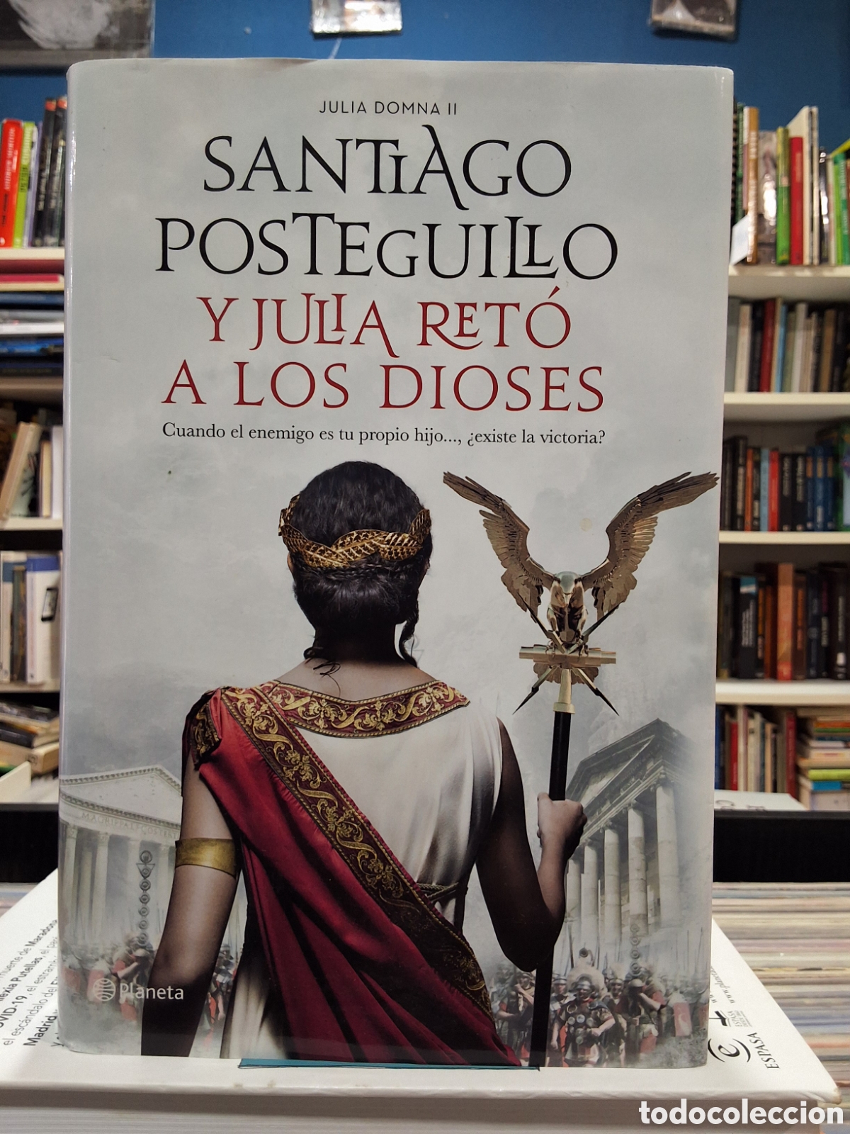 Libros de segunda mano: Y JULIA RET&Oacute; A LOS DIOSES - SANTIAGO POSTEGUILLO