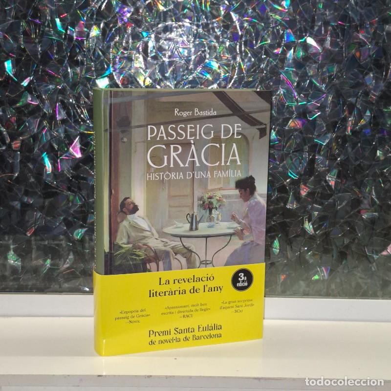 Libros de segunda mano: Passeig de Gr&agrave;cia: Hist&ograve;ria d'Una Fam&iacute;lia - Roger Bastida - Editorial Comanegra