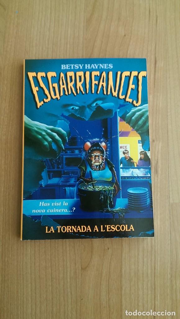 Libri di seconda mano: LIBRO &laquo;LA TORNADA A L'ESCOLA&raquo; COL&middot;LECI&Oacute; ESGARRIFANCES EDITORIAL MOLINO