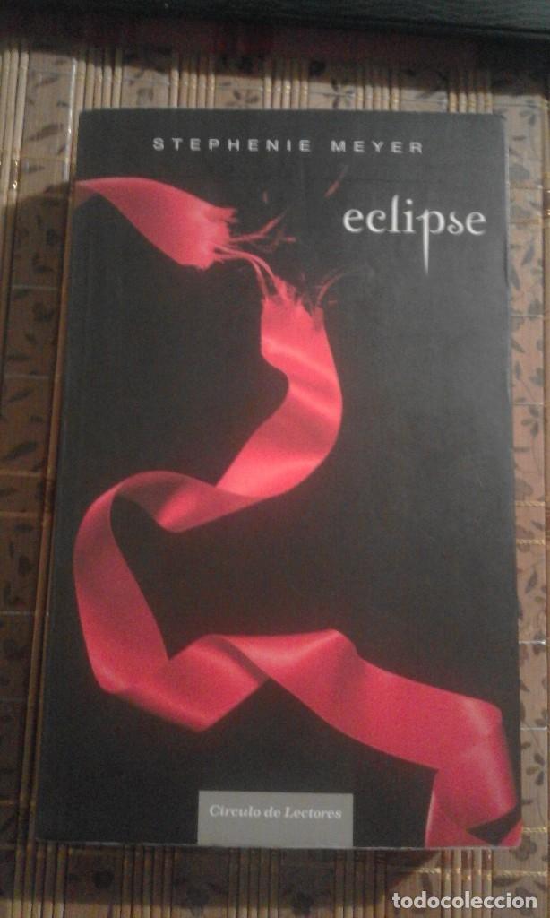Libros de segunda mano: Eclipse - Stephenie Meyer - Foto 1