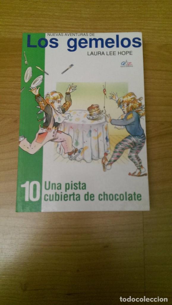 Gebrauchte B&uuml;cher: LIBRO JUVENIL COLECCI&Oacute;N LOS GEMELOS &laquo;UNA PISTA CUBIERTA DE CHOCOLATE&raquo;