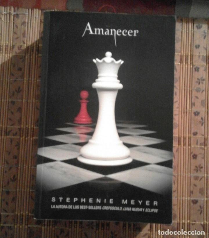 Libros de segunda mano: Amanecer - Stephenie Meyer - Foto 1