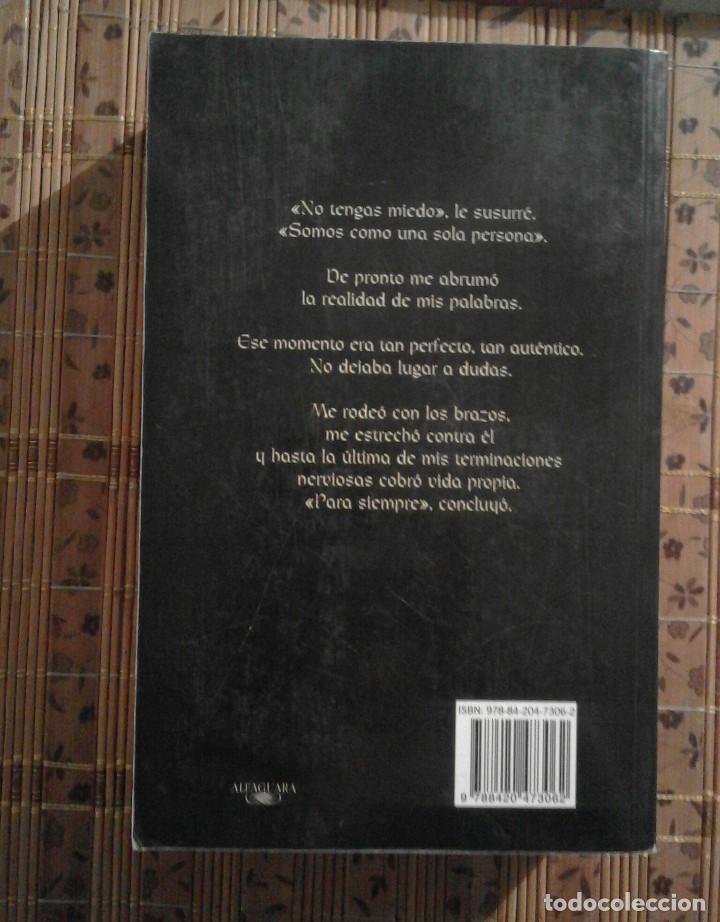 Libros de segunda mano: Amanecer - Stephenie Meyer - Foto 2