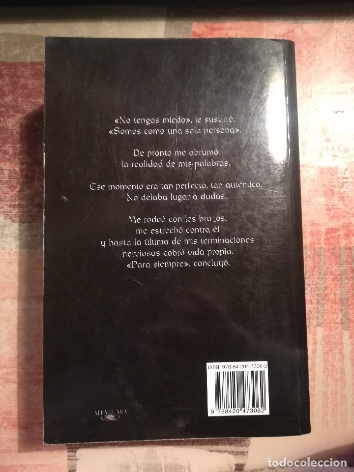 Libros de segunda mano: Amanecer - Stephenie Meyer - Foto 2