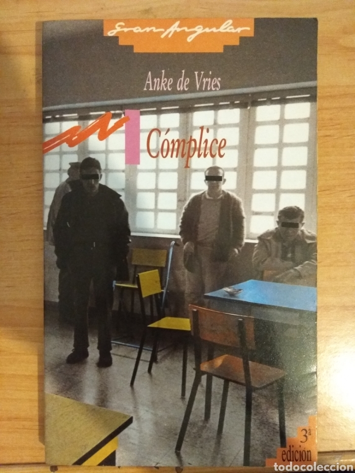 Libros de segunda mano: C&oacute;mplices. Anke de Vries. S.M - Foto 1