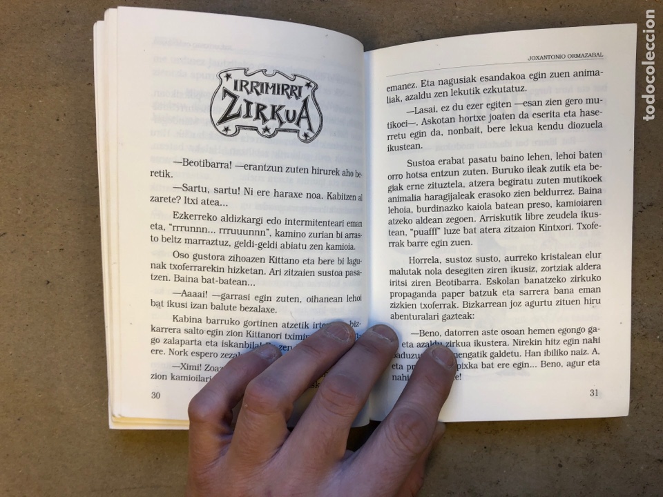 Libros de segunda mano: KITTANO. JOXEANTONIO ORMAZ&Aacute;BAL. ELKARLANEAN 2000. - Foto 4