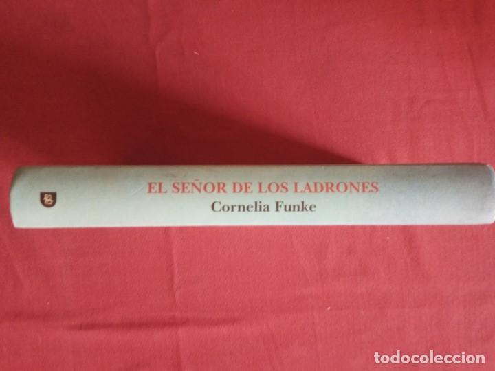 Libros de segunda mano: El se&ntilde;or de los ladrones/Cornelia Funke. - Foto 2