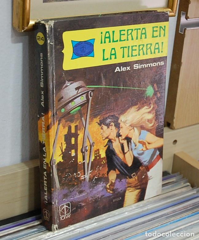 Libros de segunda mano: &iexcl;Alerta en la Tierra!. Alex Simons - Foto 1