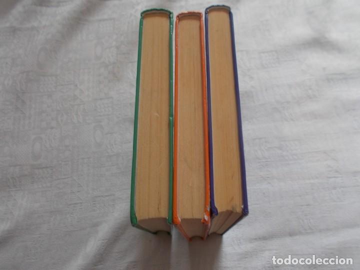 Libros de segunda mano: TRILOG&Iacute;A DEL MALEFICIO Completa - Foto 3