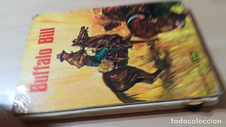 Libri di seconda mano: BUFFALO BILL - EDICIONES LAIDA	 / 	I-504