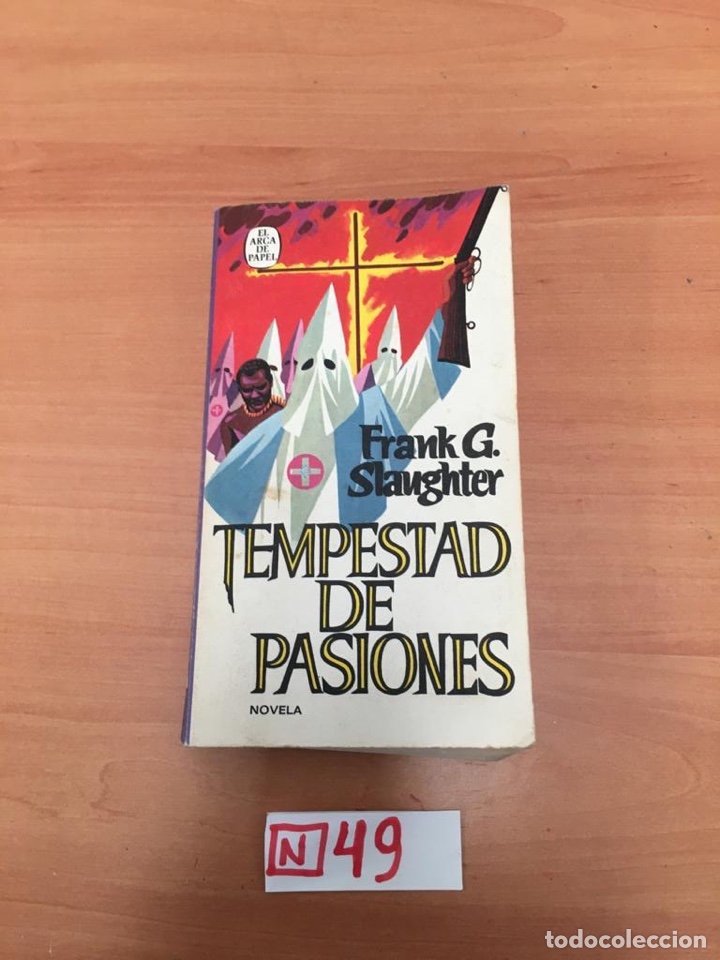 Libros de segunda mano: Tempestad De Pasiones - Foto 1