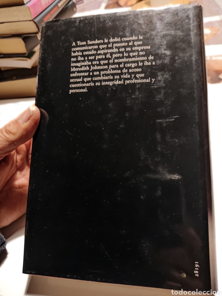 Libros de segunda mano: Libro acoso de Michael crichton - Foto 2