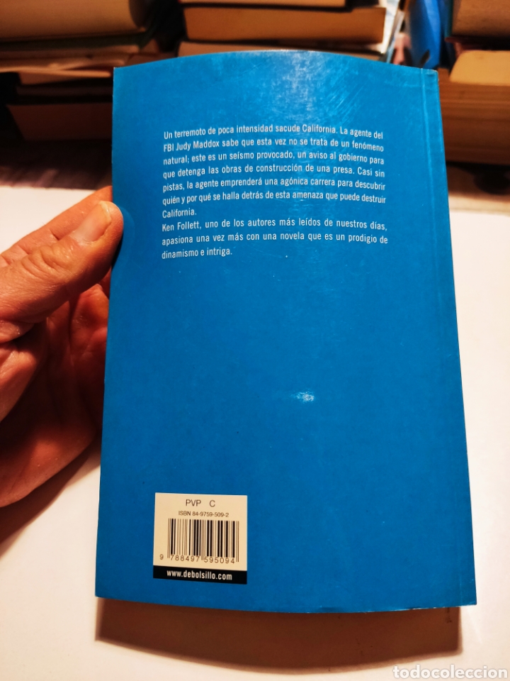Libros de segunda mano: Libro en la boca del drag&oacute;n de Ken Follet - Foto 3
