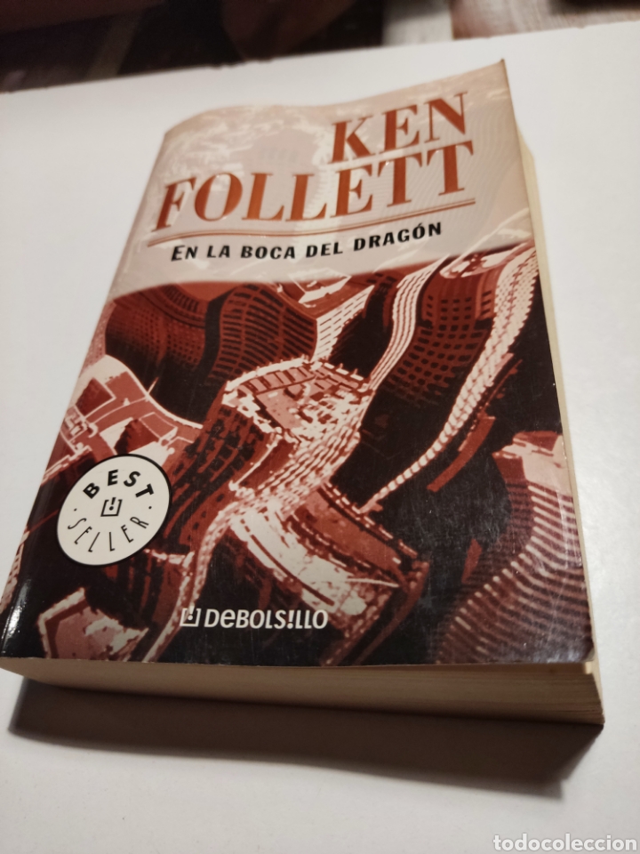 Libros de segunda mano: Libro en la boca del drag&oacute;n de Ken Follet - Foto 1