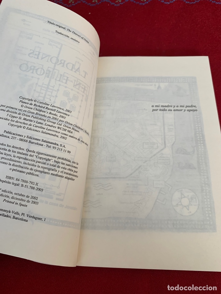 Libros de segunda mano: Ladrones en el foro. Caroline Lawrence. - Foto 6
