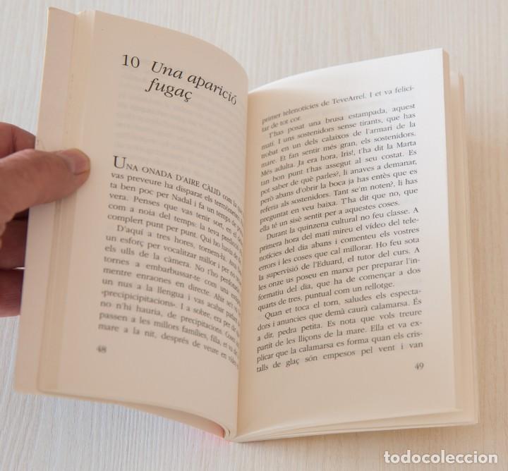 Libros de segunda mano: La noia del temps. - Foto 2