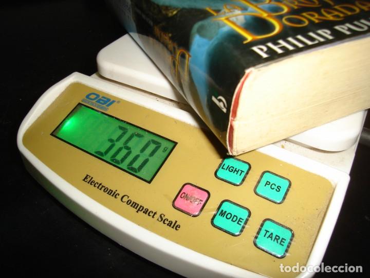 Libros de segunda mano: 2- La Br&uacute;jula Dorada - Philip Pullman - Ediciones B, 2007 - Foto 2