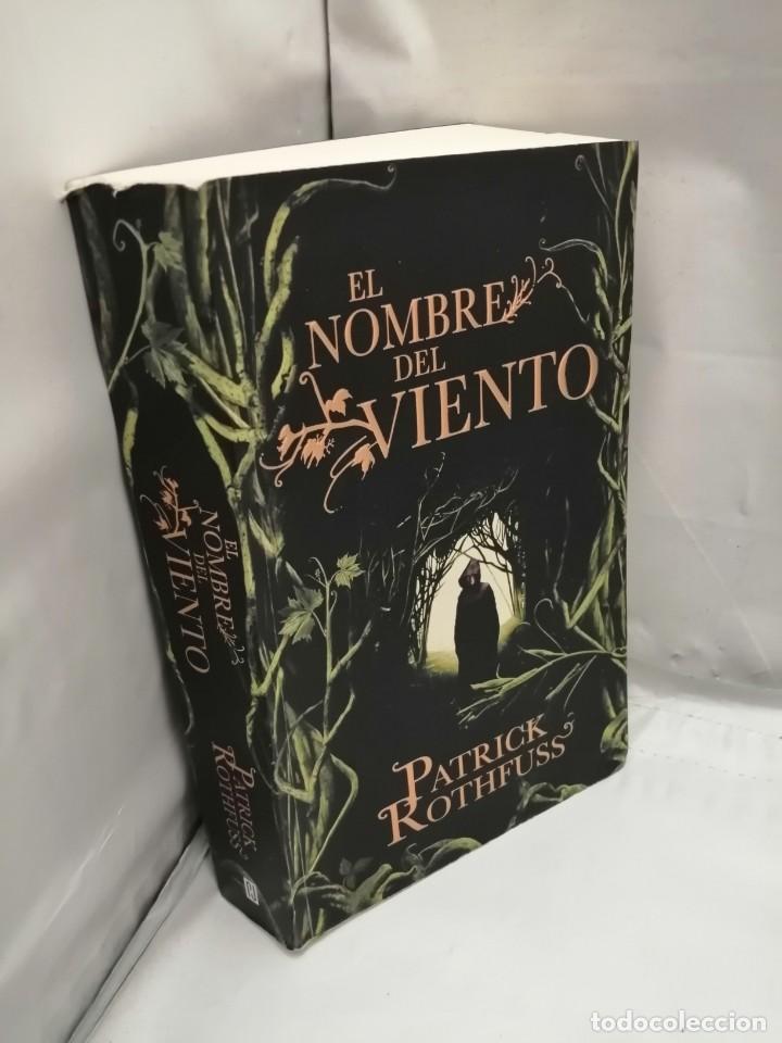El Nombre Del Viento (Crónica Del Asesino De Reyes 1) - Patrick Rothfuss  -5% en libros