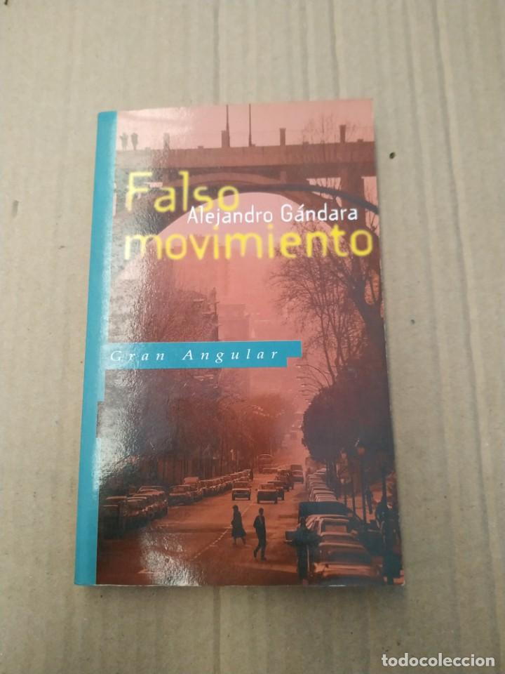 Libros de segunda mano: Falso Movimiento - Alejandro G&aacute;ndara- Gran Angular - Foto 1