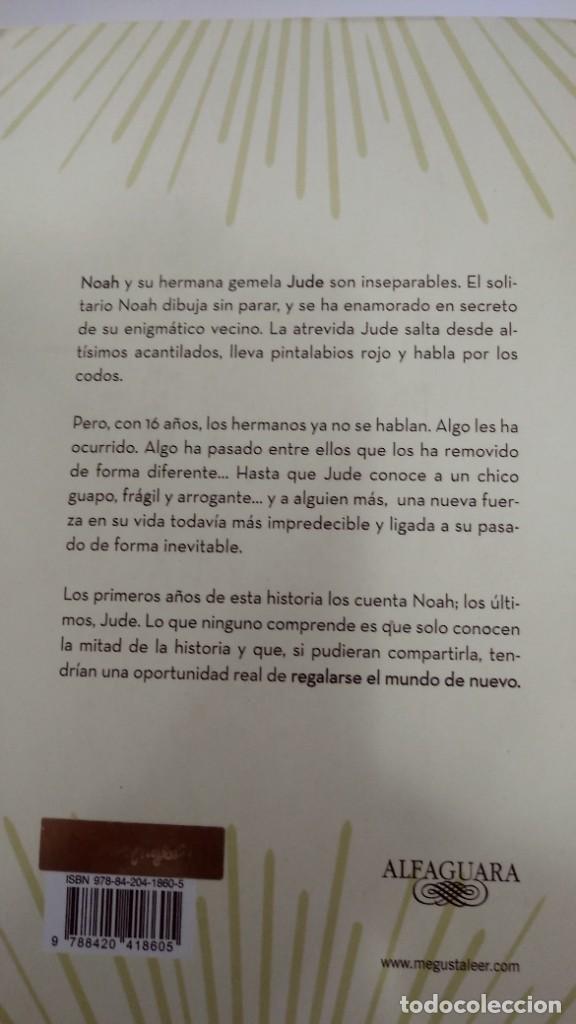 Libros de segunda mano: Te dar&iacute;a el mundo Jandy Nelson - Foto 2