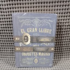 Libros de segunda mano: EL GRAN LLIBRES DELS OBJECTES MÀGICS. LA LLADRE DE MIRALLS. Lote 384226459