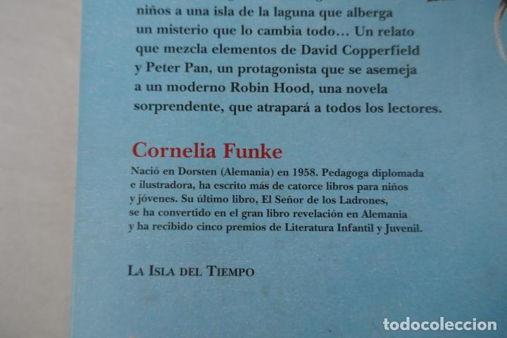 Libros de segunda mano: EL SE&Ntilde;OR DE LOS LADRONES - CORNELIA FUNKE - COMO NUEVO - Foto 12