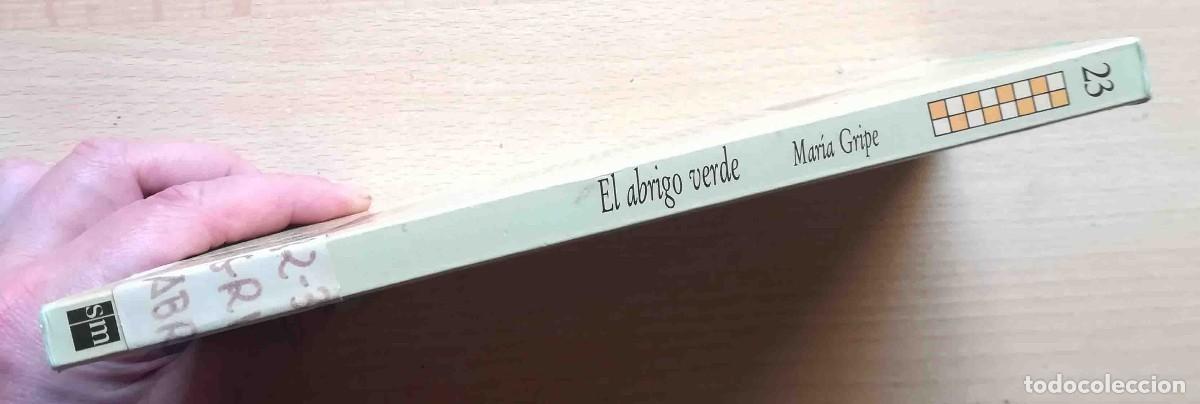 Libros de segunda mano: El abrigo verde (Mar&iacute;a Gripe) Gran Angular SM - Foto 4