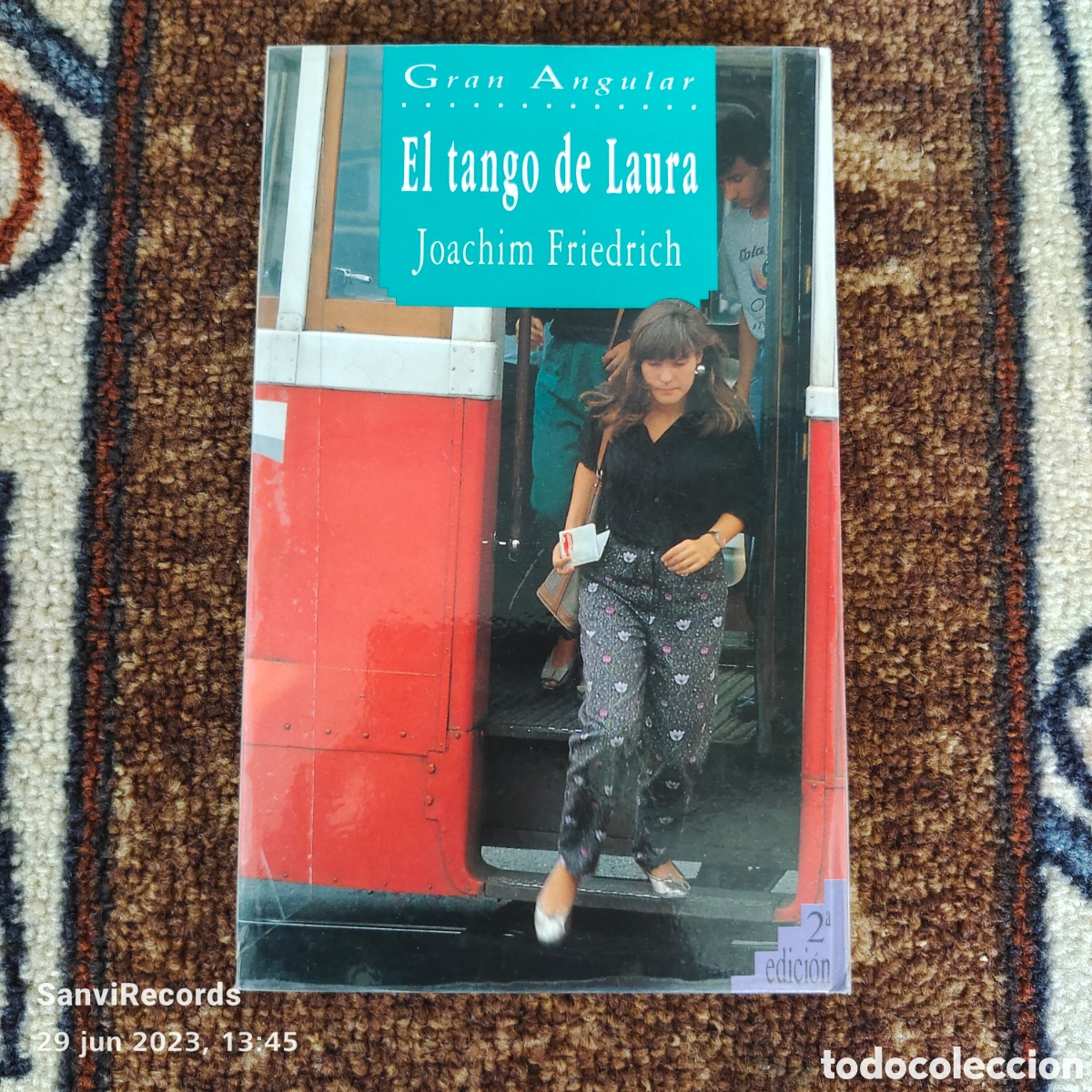 Libros de segunda mano: EL TANGO DE LAURA (JOACHIM FRIEDRICH) (SM, GRAN ANGULAR) - Foto 1
