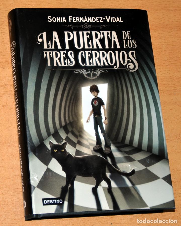 la puerta de los tres cerrojos - de sonia ferná - Buy Used novel books for  children and young adults on todocoleccion