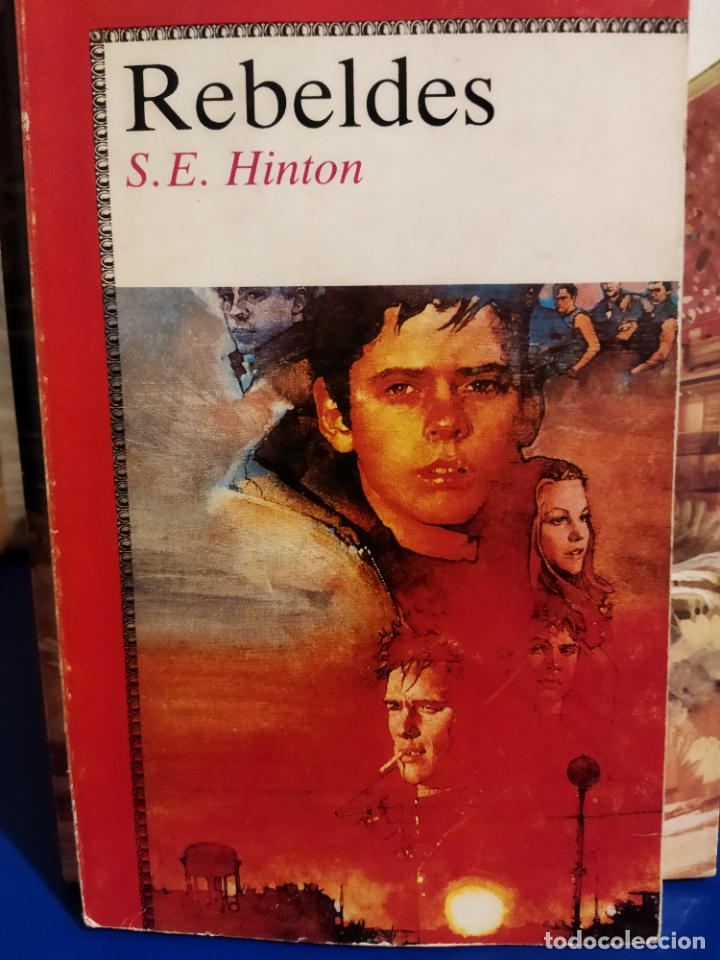Libros de segunda mano: Rebeldes - Foto 1