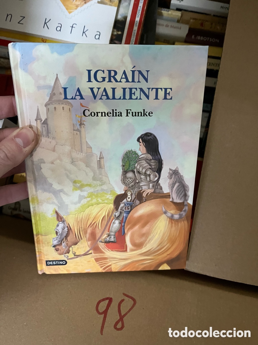 Libros de segunda mano: Caja98 IGRA&Iacute;N LA VALIENTE Cornelia Funke - Foto 1