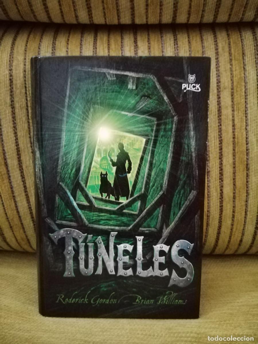 Second hand books: T&Uacute;NELES Roderick Gordon Brian Williams
