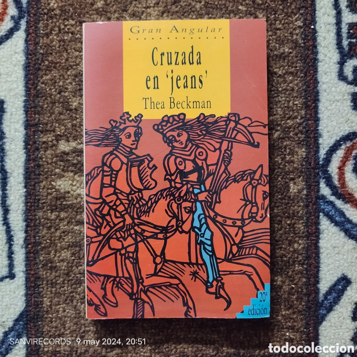 Libros de segunda mano: CRUZADA EN JEANS (THEA BECKMAN) (SM, GRAN ANGULAR) - Foto 1