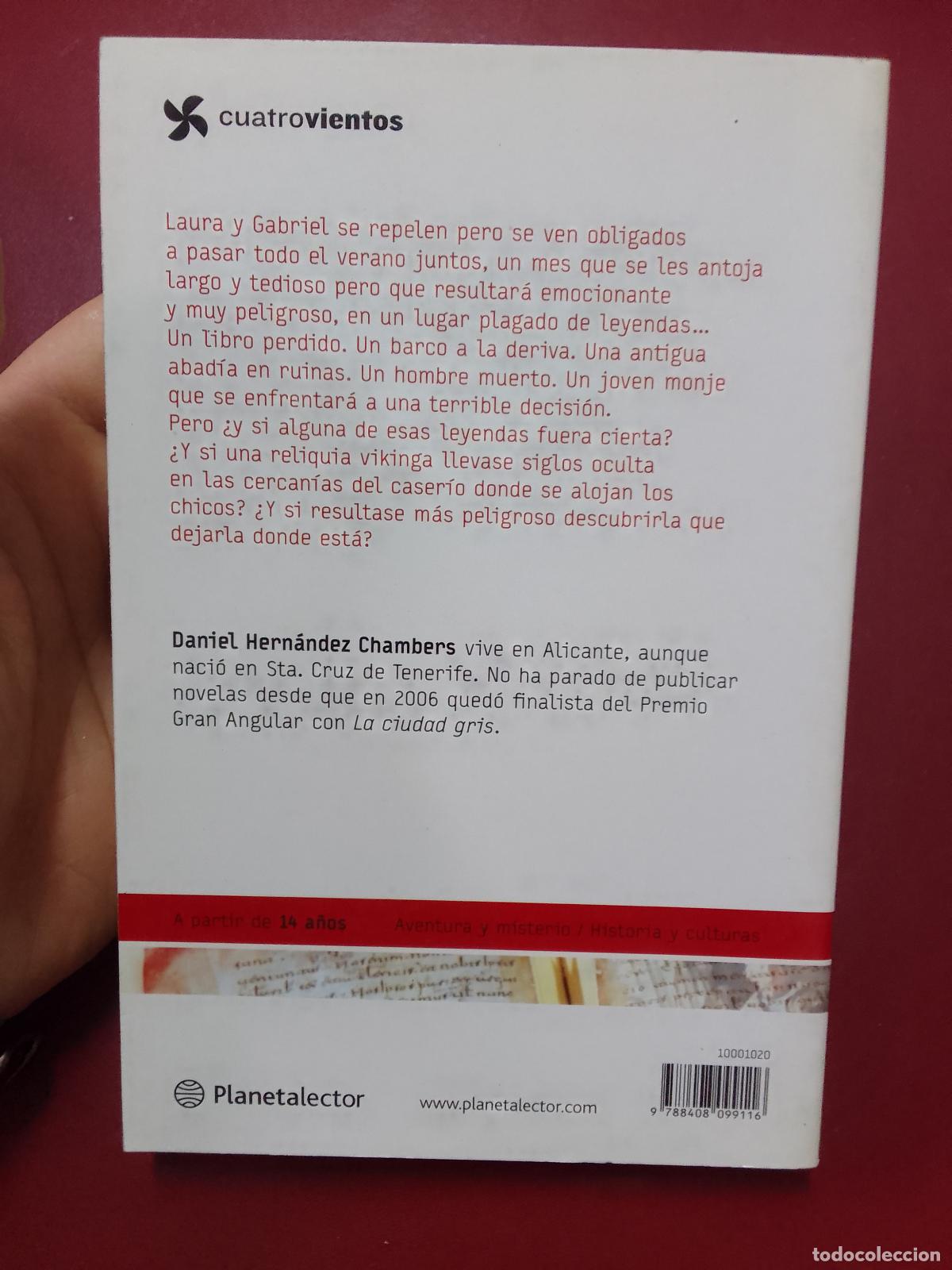Libros de segunda mano: Daniel Hern&aacute;ndez Chambers: El c&oacute;dice Astaroth (Editorial Planeta. 2011) - Foto 2