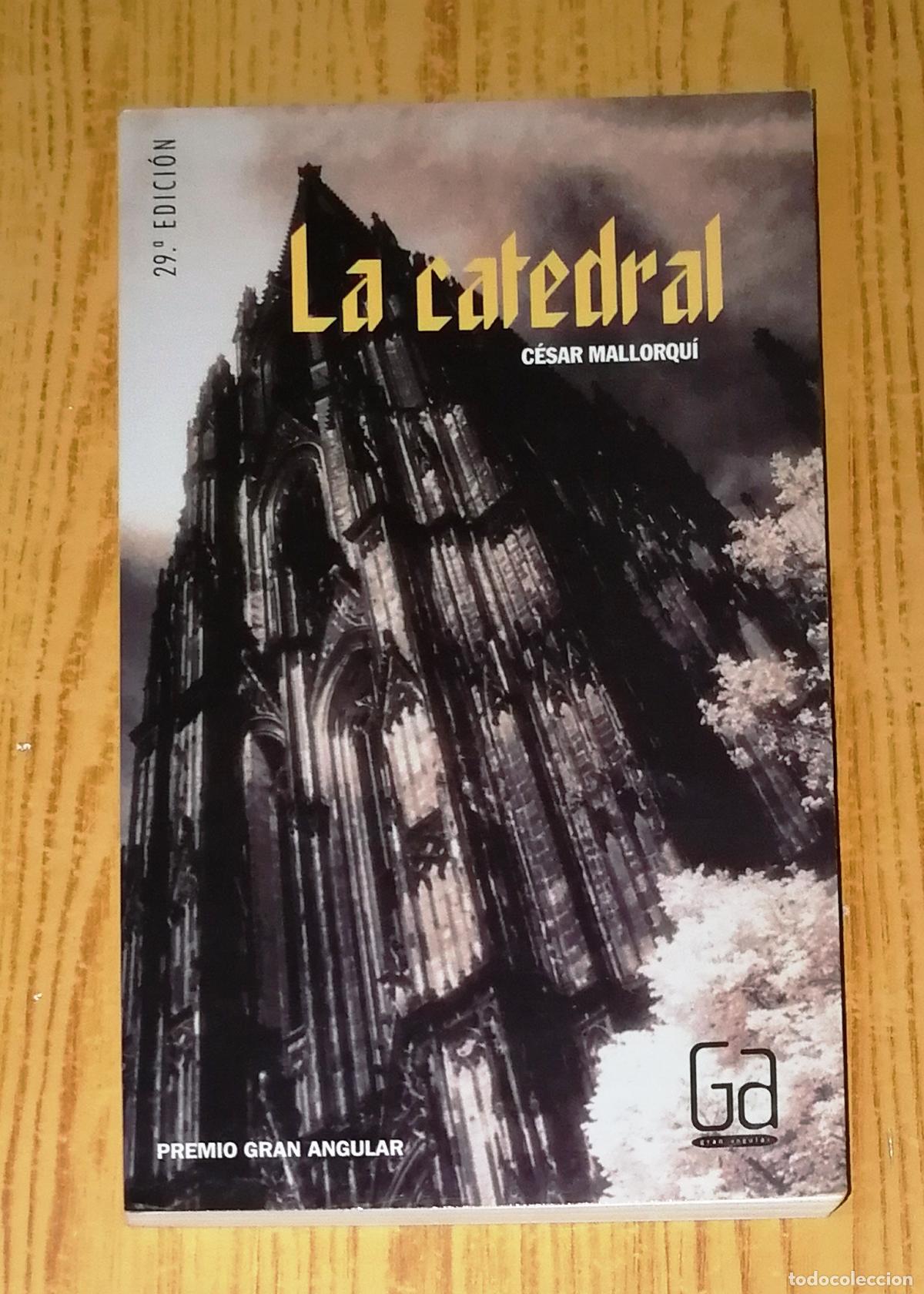 Libros de segunda mano: LA CATEDRAL (Gran Angular ; 202) / C&eacute;sar Mallorqu&iacute;. - 29&ordf; ed. - Ediciones SM, 2014 - Foto 1